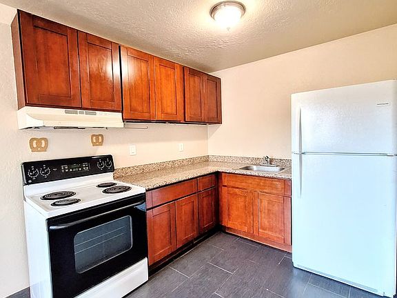 2nd image of 2752 Kollmar Dr APT 31