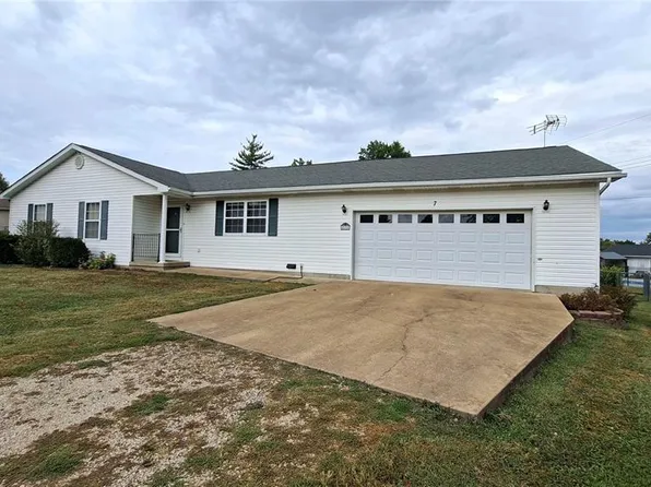 7 Redbud Ct, Desloge, MO 63601