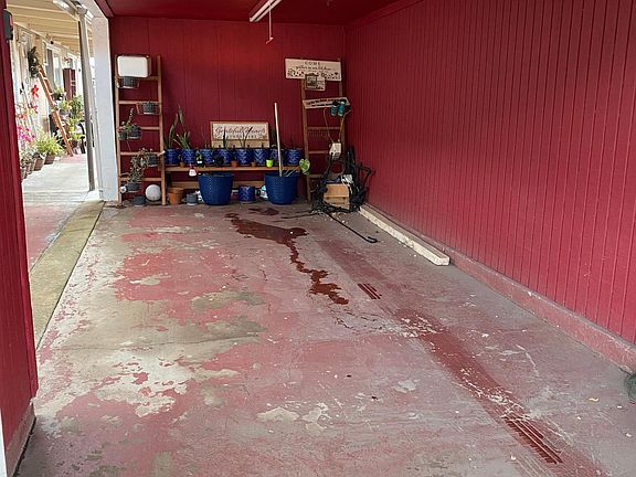 5th image of 1654 Club Dr