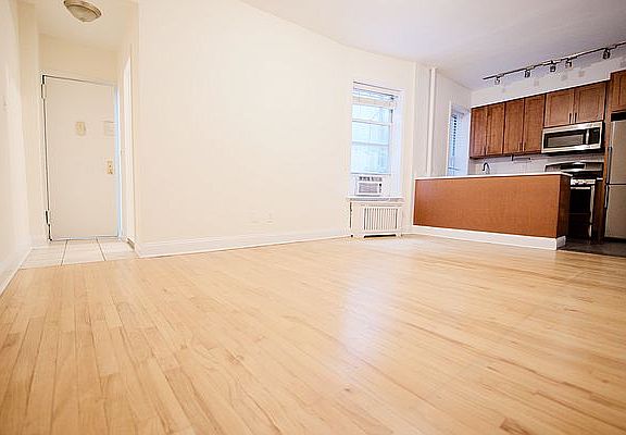 5th image of 78 Bank St APT 13