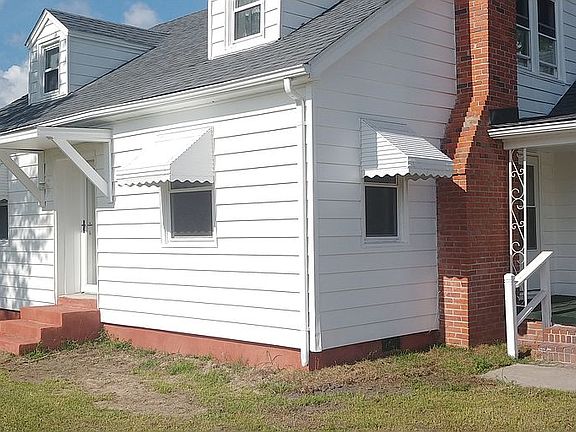 3rd image of 516 McLawhorn Ln