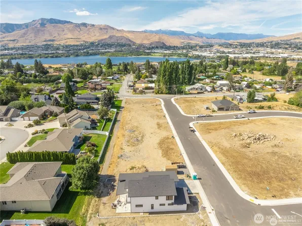 106 Chadwick (Lot 9) Street NW, East Wenatchee, WA 98802