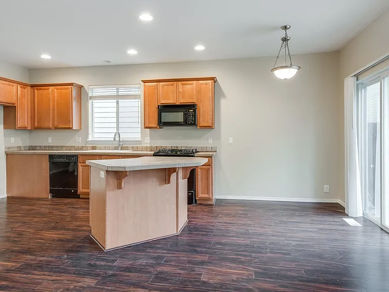 18578 SW Ping Ct — Photo 8