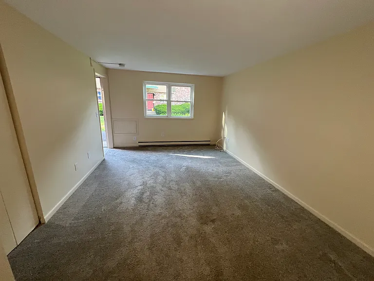 4 Culdaff St #J — Photo 5