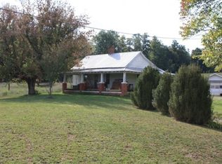 1677 McKinney Chapel Rd, Rogersville, TN 37857