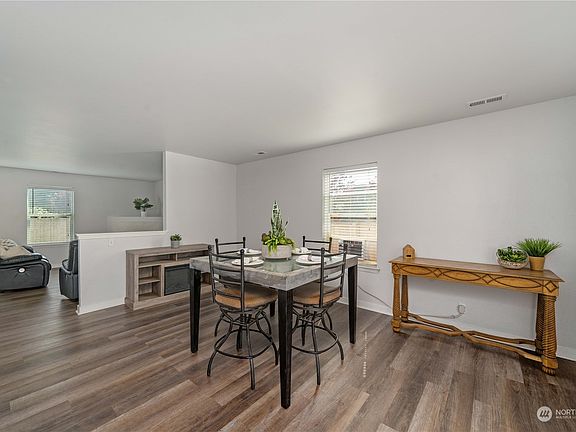 4th image of 1406 203rd Street E