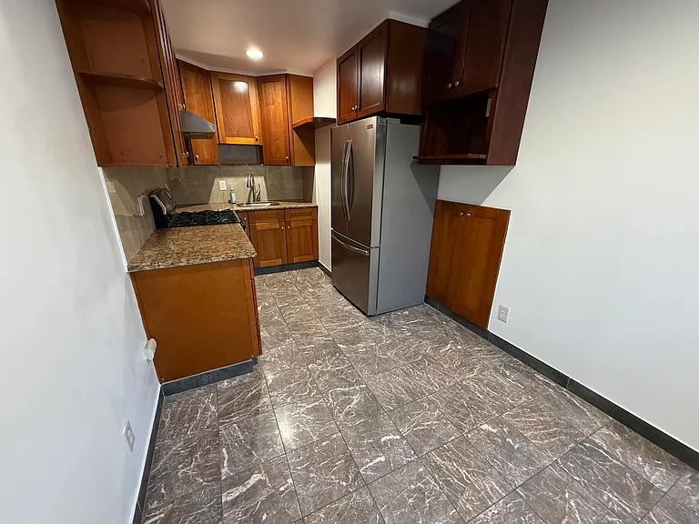 2086 Arctic St — Photo 4