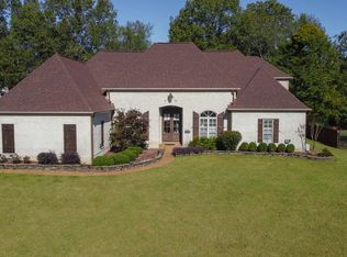 2922 Grove Meadows Dr, Nesbit, MS 38651