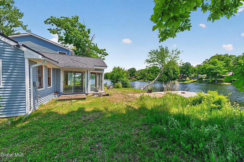 5th image of 218 Westside Drive