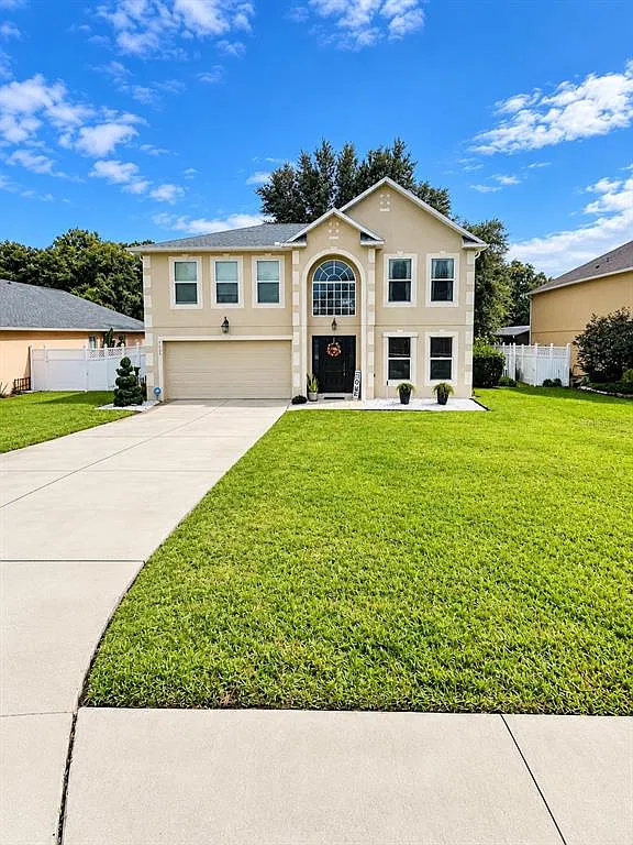 4 bed, 2.5 bath, 3120 sqft, $3,000 — Photo 1