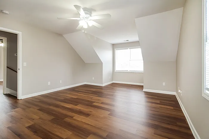 101 Luke Ct — Photo 8
