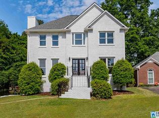837 Crest Cv, Hoover, AL 35226