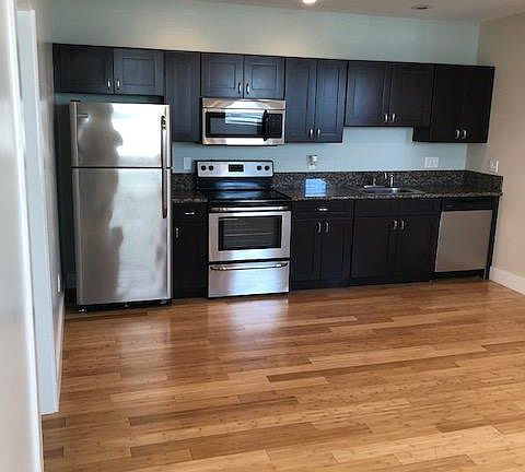 4th image of 4021 Eastern Ave APT 3
