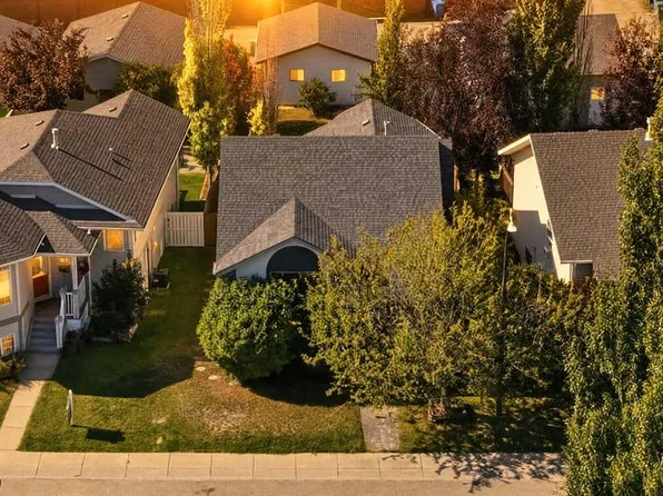 10 E Ladwig Close, Red Deer, AB T4R 2V6