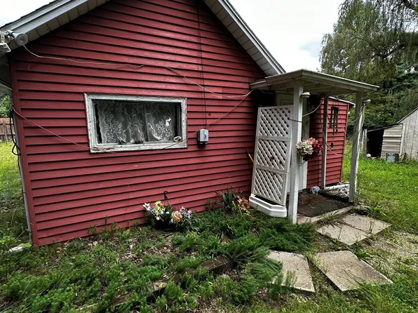 6490 Perry Rd, Haslett, MI 48840