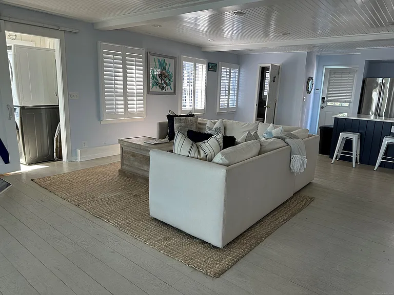 2149 Fairfield Beach Rd — Photo 10