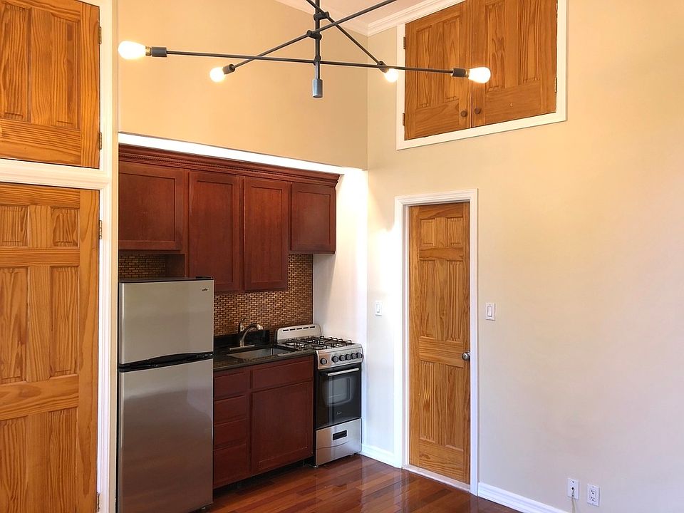 2nd image of 301 W 13th St APT 2c