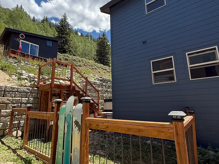 376 Eagle St — Photo 16