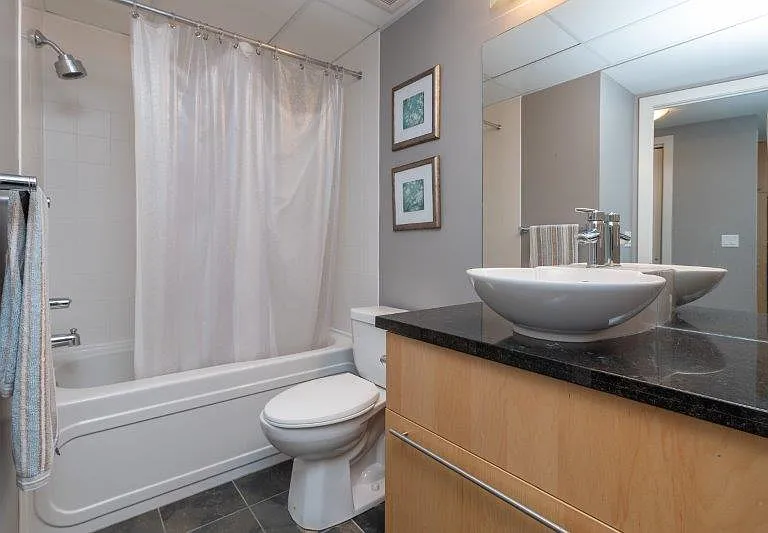 215 13th Ave SW #1305 — Photo 25