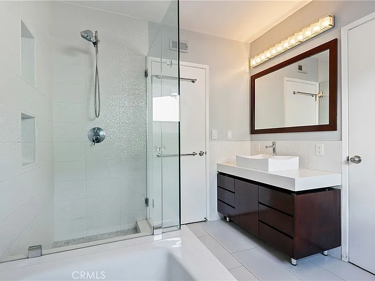 22951 Austin St — Photo 41