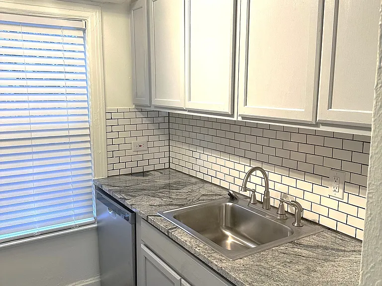 4217 Wycliff Ave #1BDUF — Photo 4