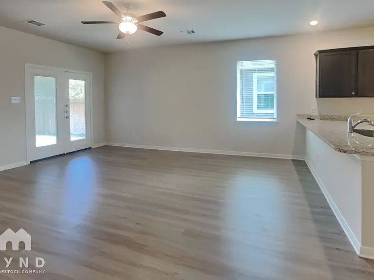 15475 Maple Terrace Dr — Photo 5