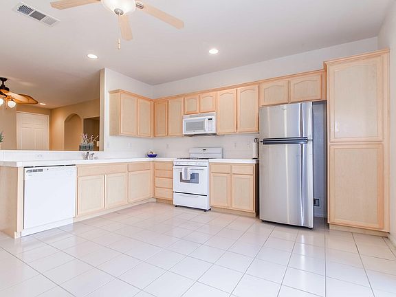 5th image of 65565 Acoma Ave Spc 95