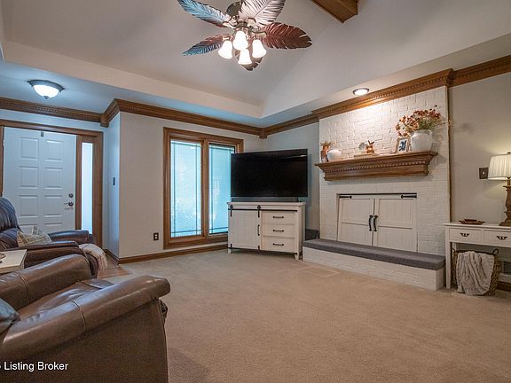 4th image of 12108 Valley Dr