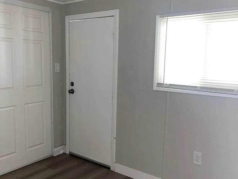 44099 D St — Photo 37
