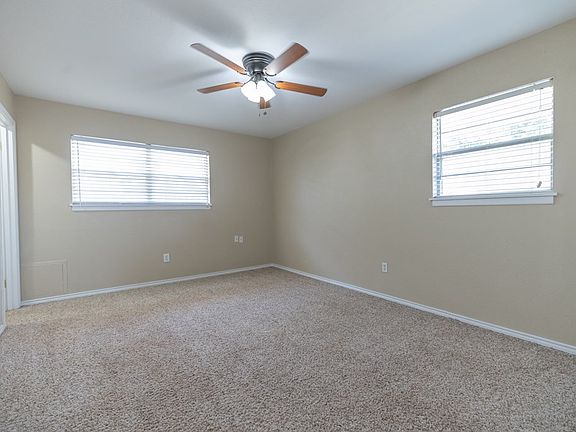 5th image of 2303 43rd Pl