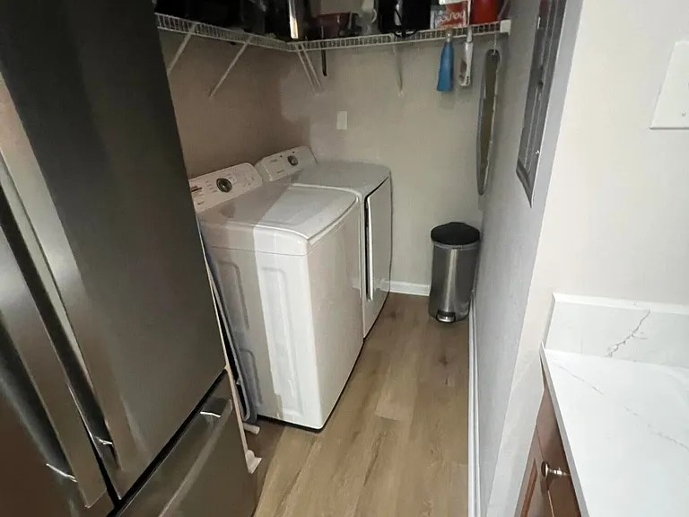 271 Alexandra Dr #7 — Photo 4