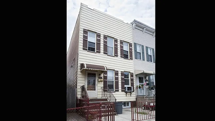 Sold by Park Property Advisors | media 5