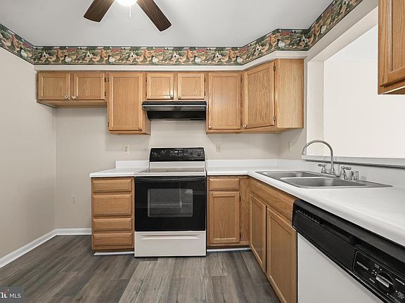 3rd image of 395 Kingsbury Way #C11