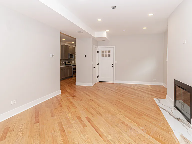 1450 W Fargo Ave #2F — Photo 13