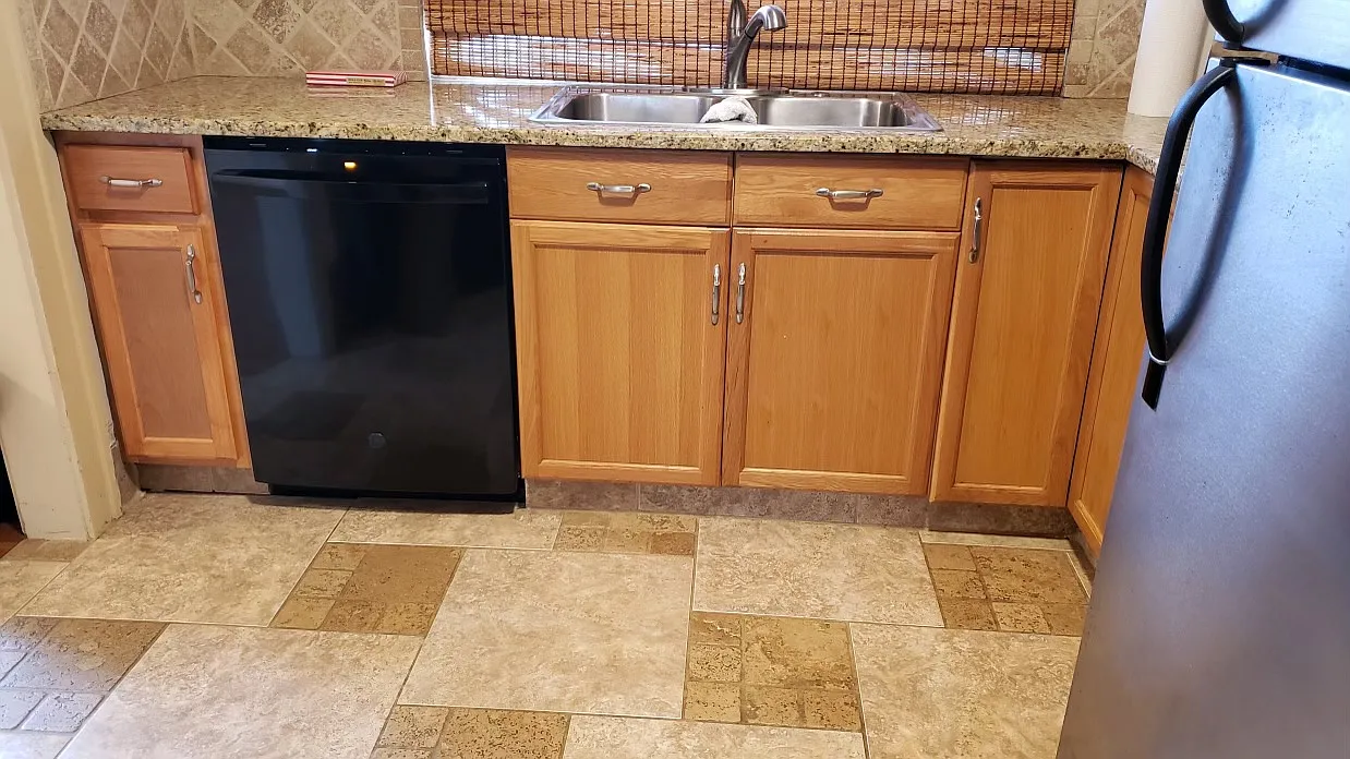 2 bed, 1100 sqft, $1,500 — Photo 3