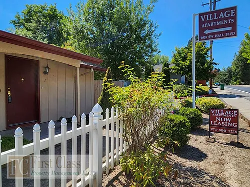 9555 SW Hall Blvd Photo 1