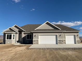 670 Faded Sage Dr, Battle Mountain, NV 89820