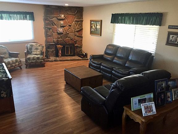 3rd image of 15285 Del Norte Dr