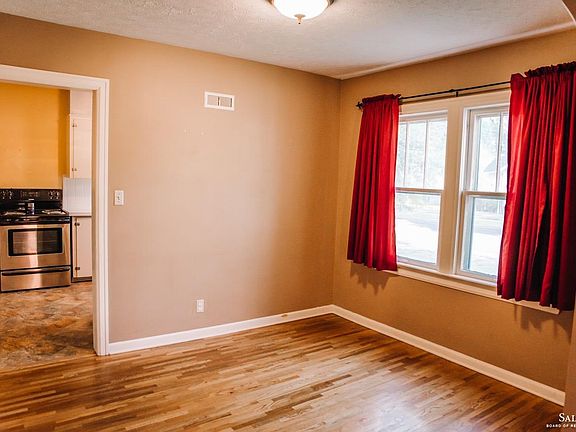 5th image of 340 W Jewell Ave