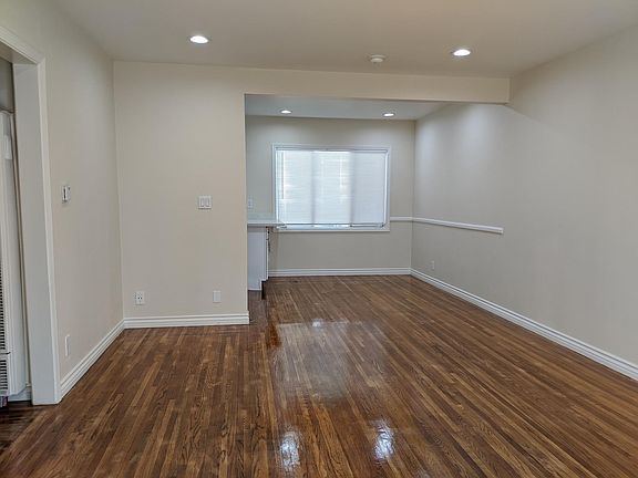 4th image of 742 S Plymouth Blvd #2