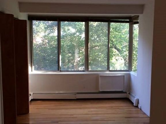 4th image of 6739 Clyde St #1