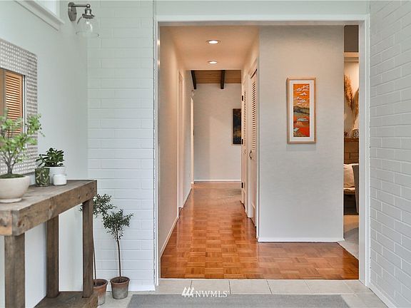 Entire interior (walls, trim and ceiling) painted in 2020.