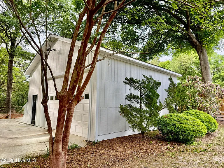 8413 Bald Eagle Ln — Photo 10