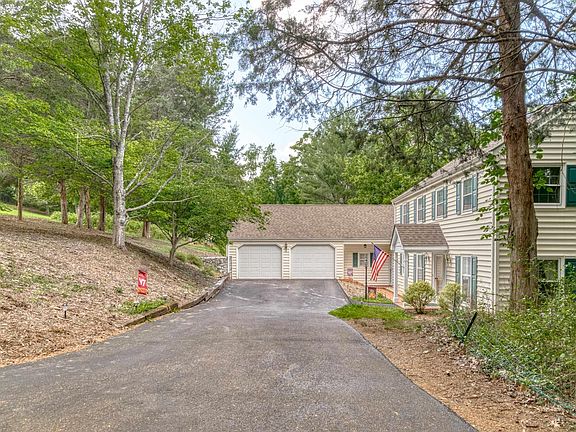 3rd image of 2631 Woodland Hills Dr