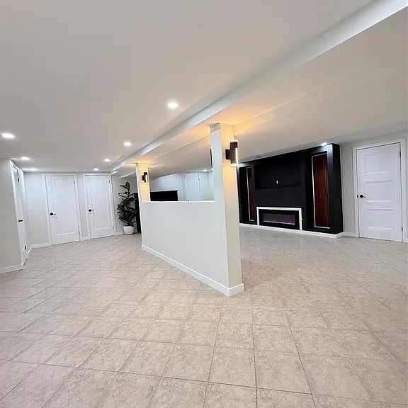 2449 Alexandra Ave — Photo 5