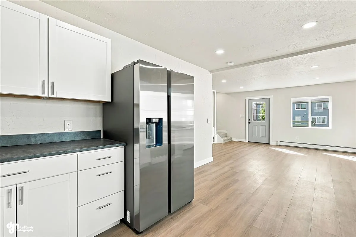 3 bed, 2.5 bath, 1680 sqft, $3,000 — Photo 4
