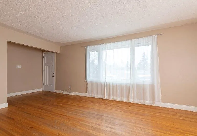 5007 N Waverley Dr SW — Photo 2