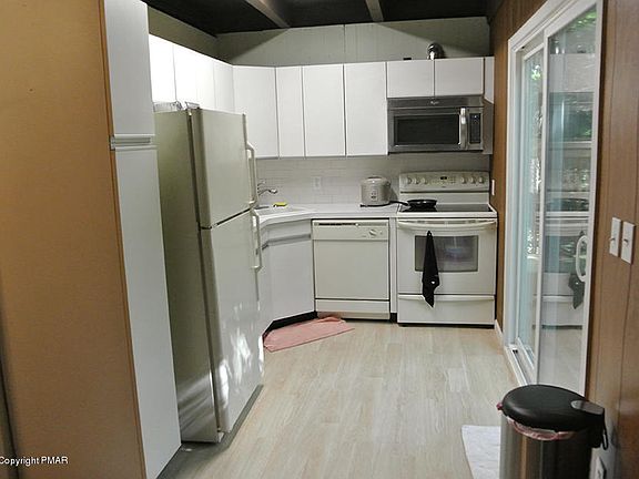 4th image of 110 Stowe Ct