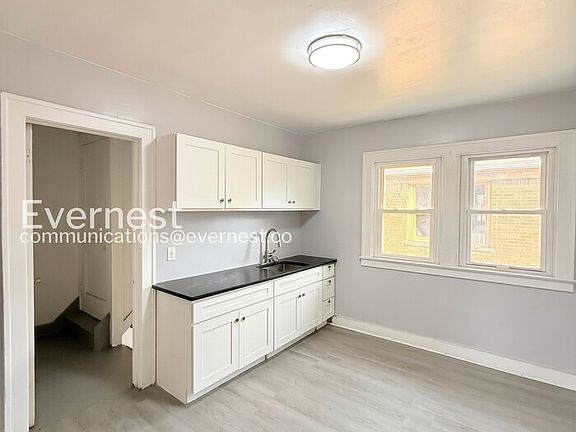 5th image of 15093 Petoskey Ave