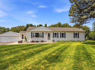 3045 Hales Mill Rd, Dubuque, IA 52002